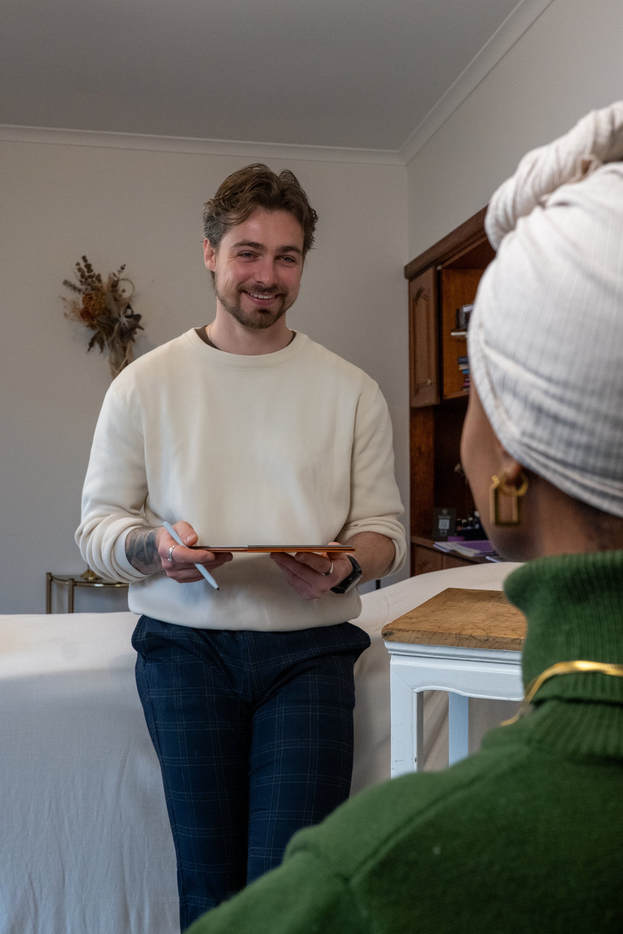 PKP Kinesiologist Vildan Alihodzic with a client at Intelligentle Healing, Moorabbin